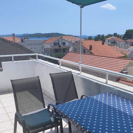 Apartments Suri Vodice Luaran gambar