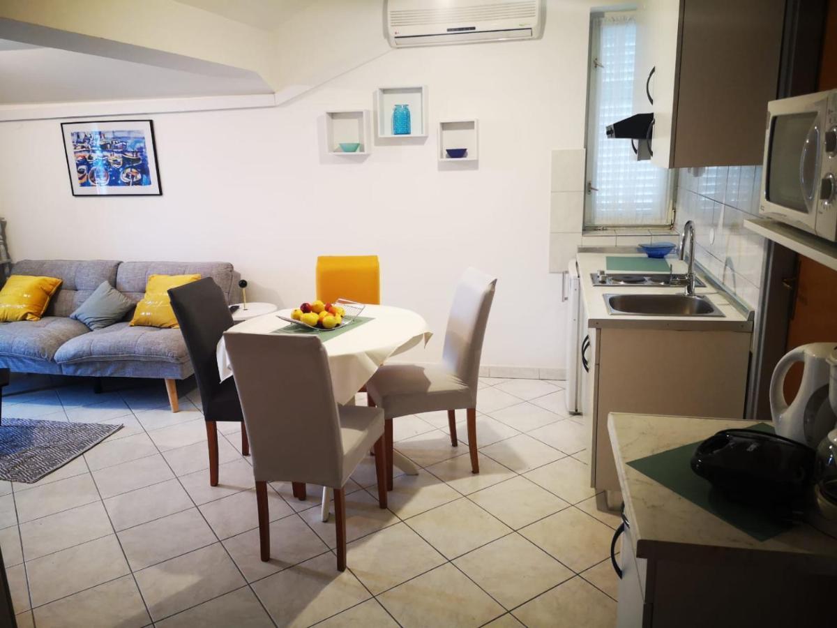 Apartments Suri Vodice Luaran gambar