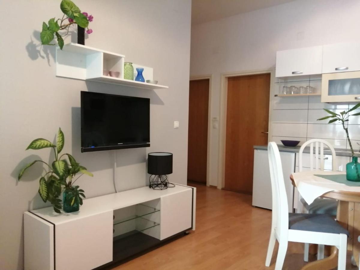 Apartments Suri Vodice Luaran gambar