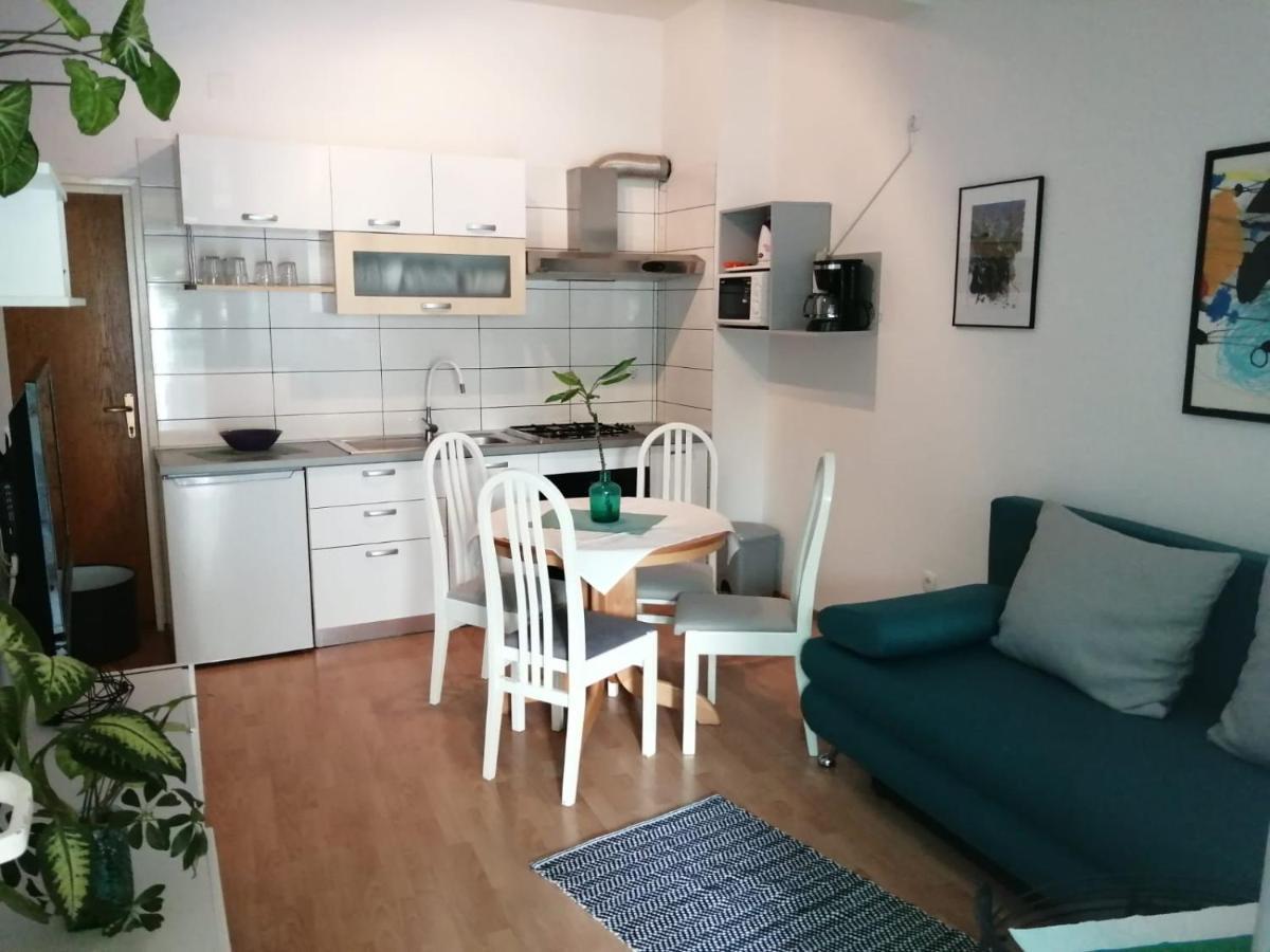 Apartments Suri Vodice Luaran gambar