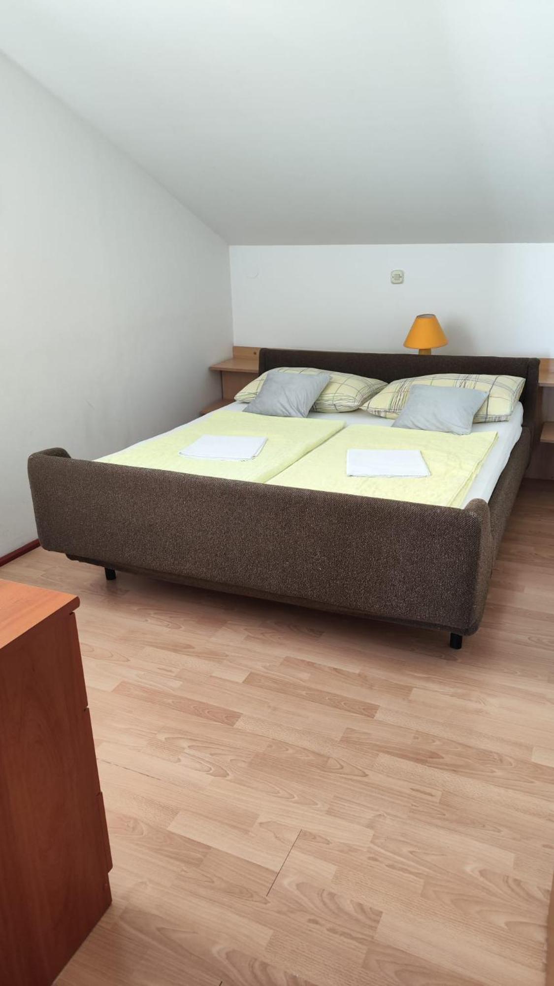 Apartments Suri Vodice Luaran gambar