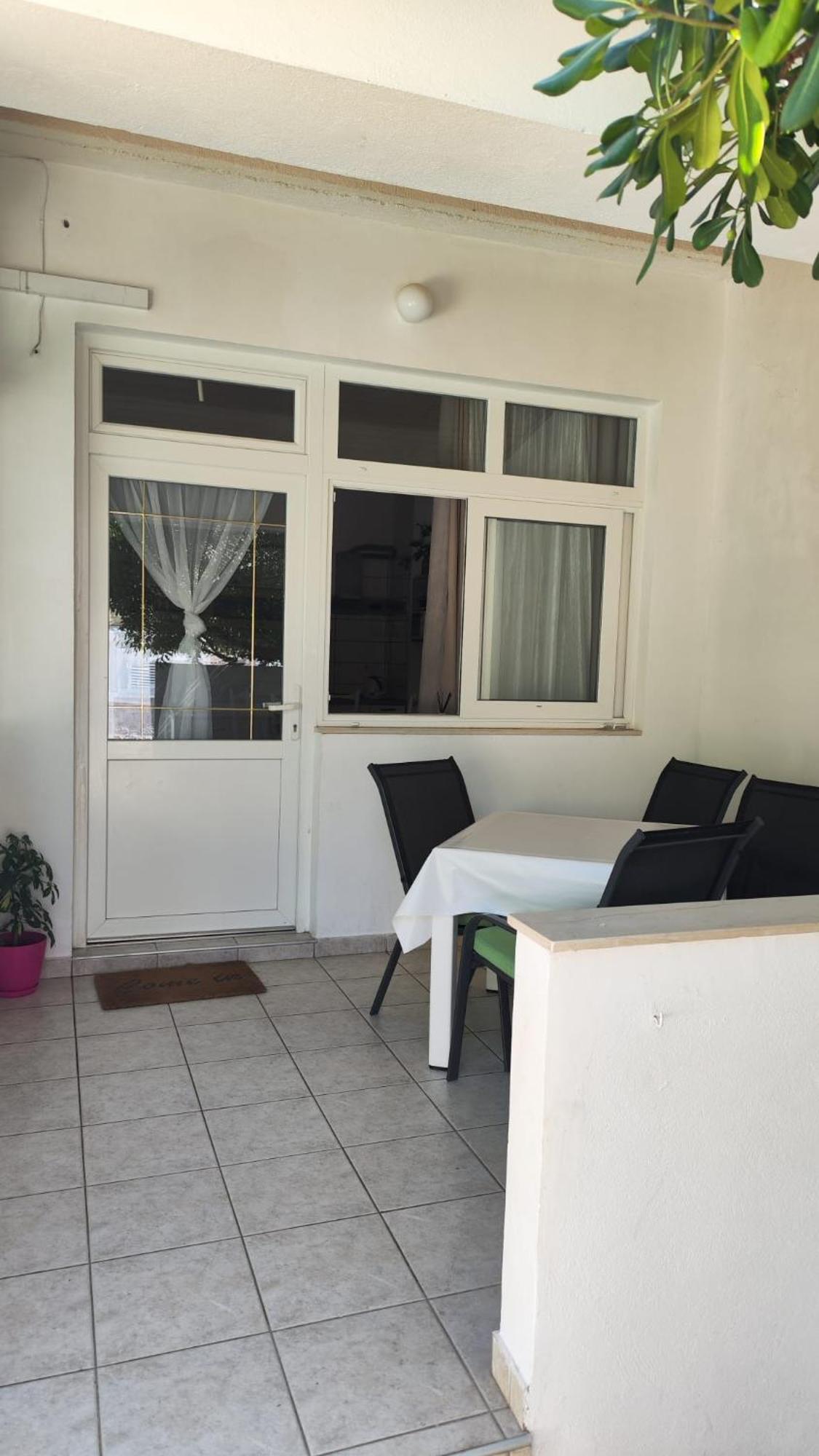 Apartments Suri Vodice Bilik gambar