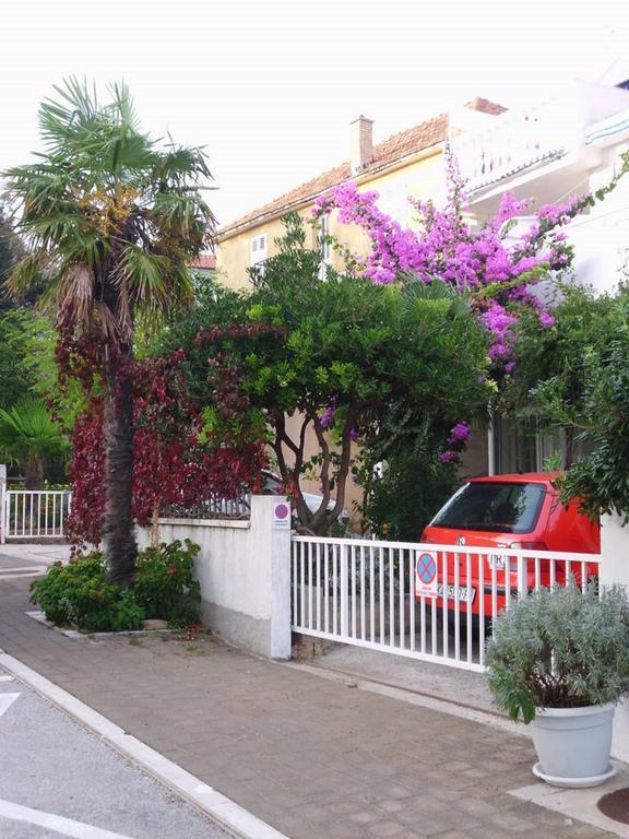 Apartments Suri Vodice Bilik gambar
